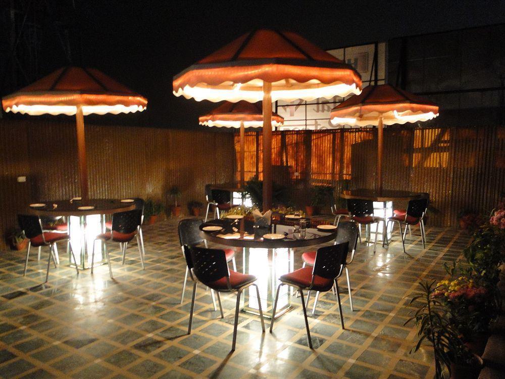 Hotel Crystal Retreat Agra  Eksteriør bilde